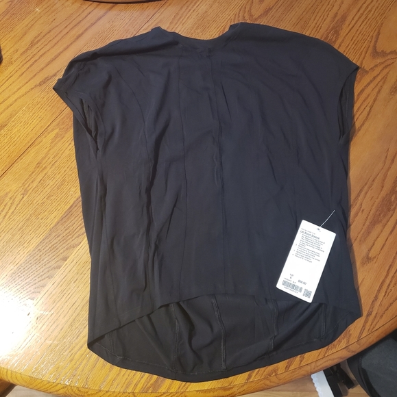 NWT Lululemon Size 6 LA Short Sleeve - Picture 2 of 5